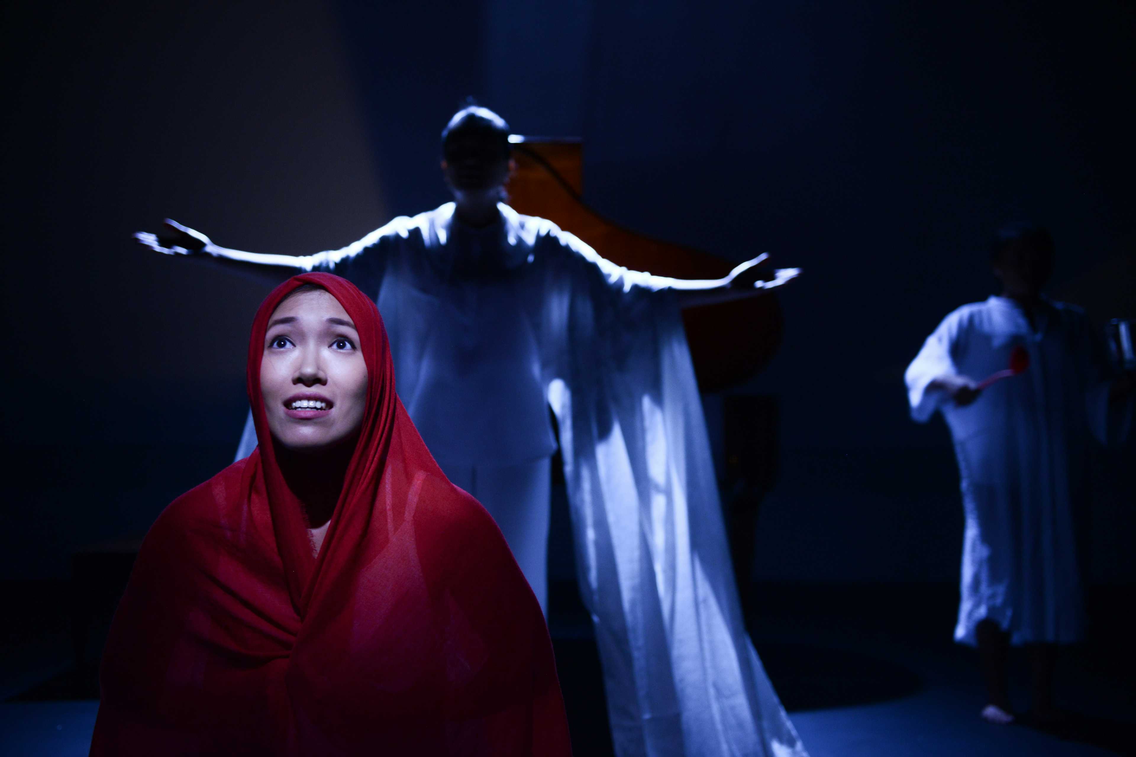 Why must foreign domestic workers live in the homes of their employers? | Featuring: Isabella Leung | Tagged as: Not The Maids, Show | Photo: Fung Wai Sun |  (Rooftop Productions • Hong Kong Theatre Company)  | Rooftop Productions • Hong Kong Theatre Company